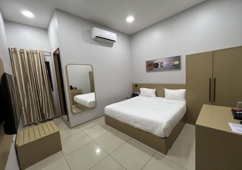 Ixoras Hotel Victoire Kinshasa Buitenkant foto